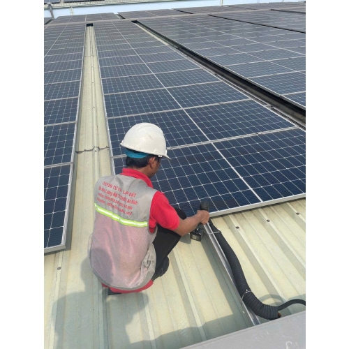 Lắp Đặt Điện Năng Lượng Mặt Trời Cho Trạm Sạc Xe Điện: Giải Pháp Bền Vững Cho Tương Lai